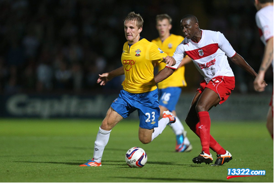 南安普顿冲击前四,欲取三分成功 南安普顿冲击前四,欲取三分成功