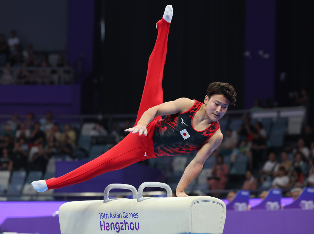 体操男子个人全能决赛大赛场上精彩纷呈的简单介绍 体操男子个人全能决赛大赛场上精彩纷呈的简单介绍