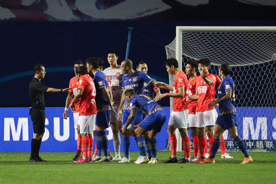 包含苏宁胶着战役取胜，成功保持不败战绩的词条