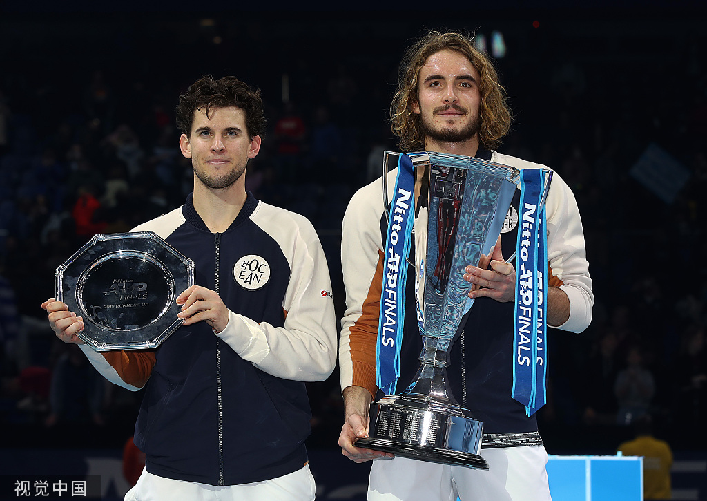 包含年终总决赛力克拉沃尔杯，西西帕斯惊艳四座的词条