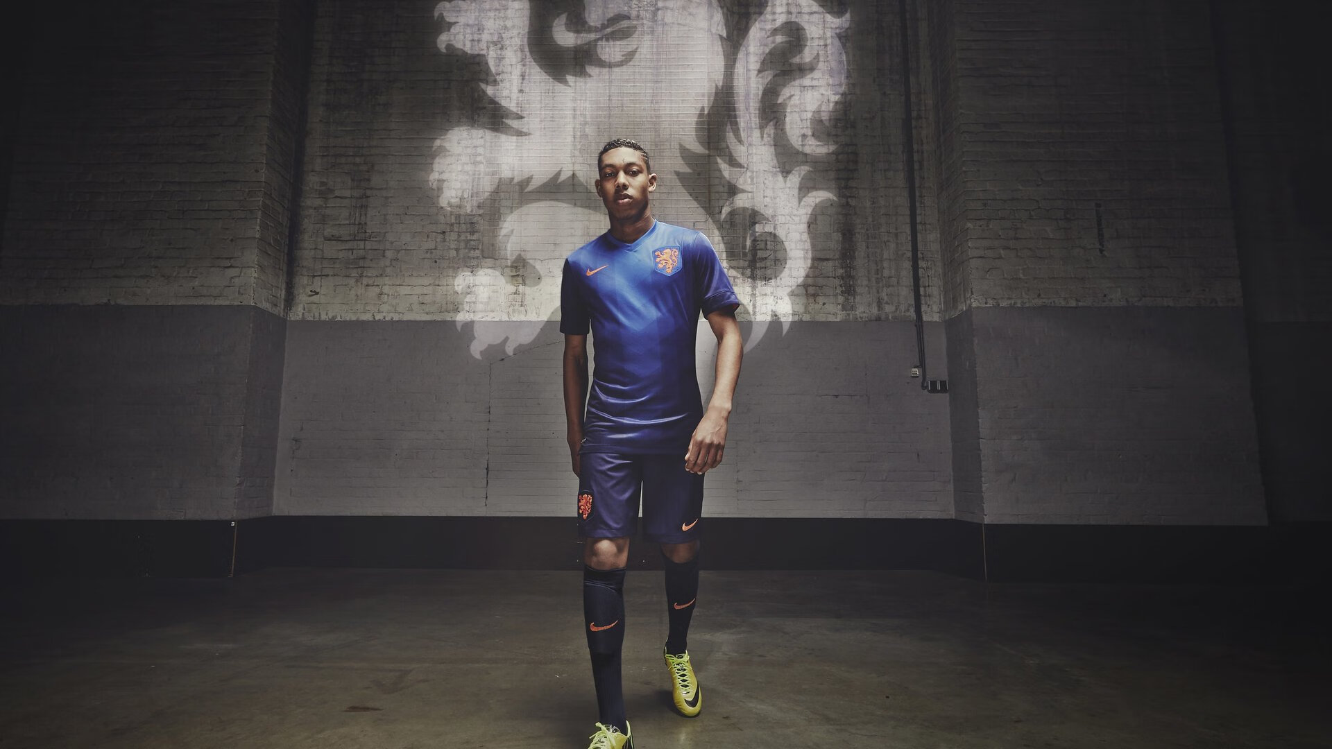 阿拉巴存在感拉满，喀麦隆正面击溃澳大利亚，一场战术与意志的较量